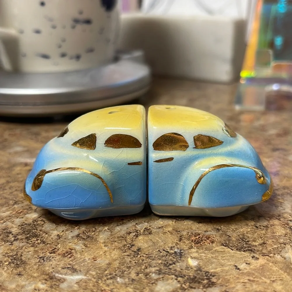 Vintage Car Salt and Pepper Shaker Set
